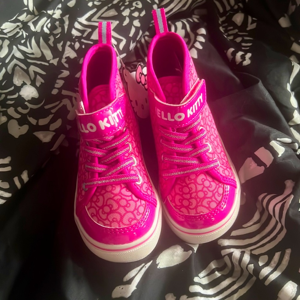 Hello kitty shoes